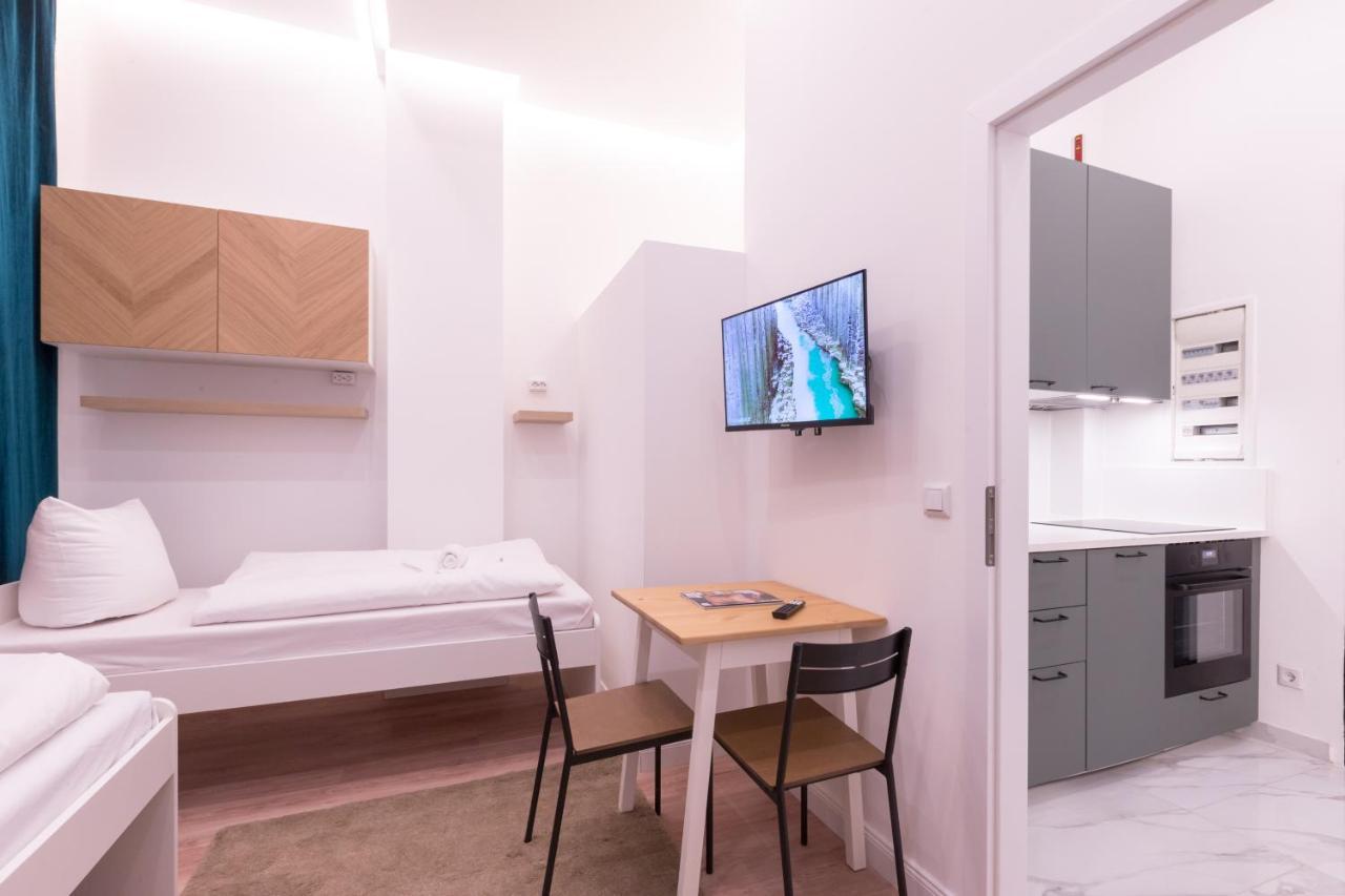 Hevals Spa & Design Apartment Berlijn Buitenkant foto